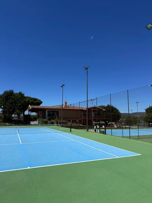 Pista de tenis para clases de la Escola Esportiva del Club Tennis Romaní